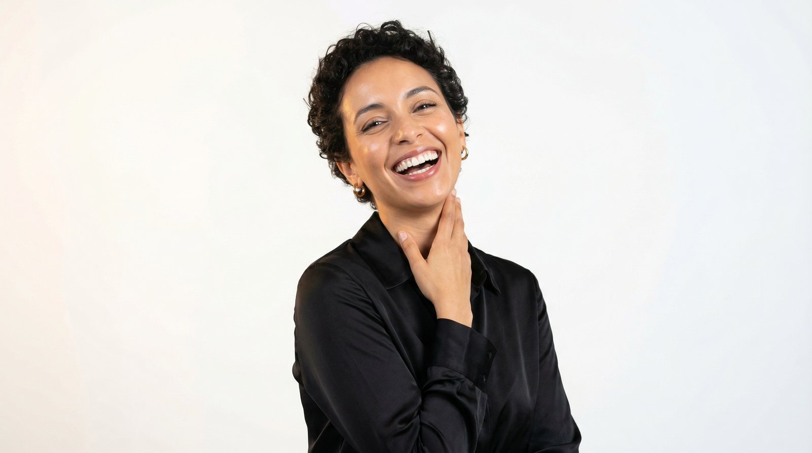 Patiente souriante au Cabinet Dentaire Dr Omar Senhaji, Casablanca